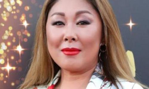 "Мечтаю услышать детский смех": 49-летняя Анита Цой рассказала о беременности