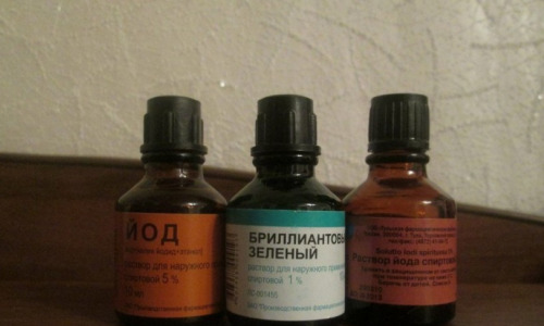 Зеленка, йод, хлоргексидин: чем опасны популярные антисептики