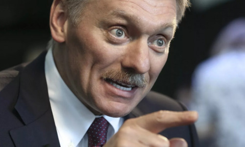 "Я - Песков!" Пресс-секретаря Путина не пустили на каток!