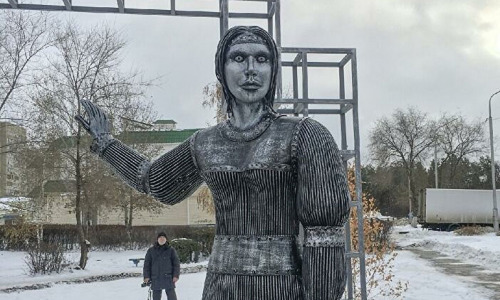 Аленка придет за тобой. Страшный памятник из Нововоронежа напугал весь мир