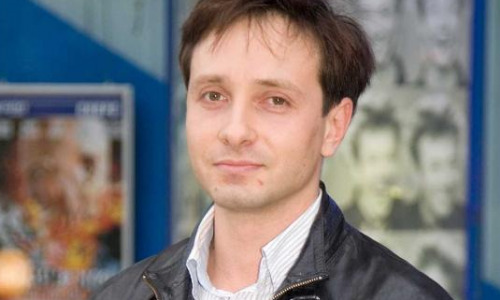 Слухи вокруг завершения съемок сериала "Сваты" прояснил актер