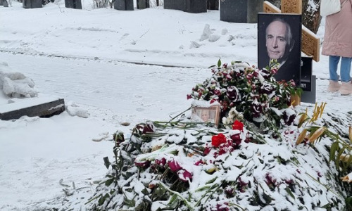 Господи, помилуй: что случилось с могилой Ланового через 40 дней
