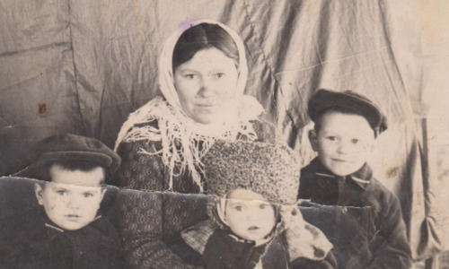 Что нельзя делать с фотографиями умерших людей и можно ли их хранить