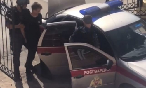 Известна судьба школьника, перерезавшего горло учительнице