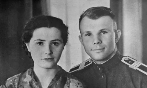 «Замуж больше не вышла»: вдова Юрия Гагарина скончалась на глазах ...